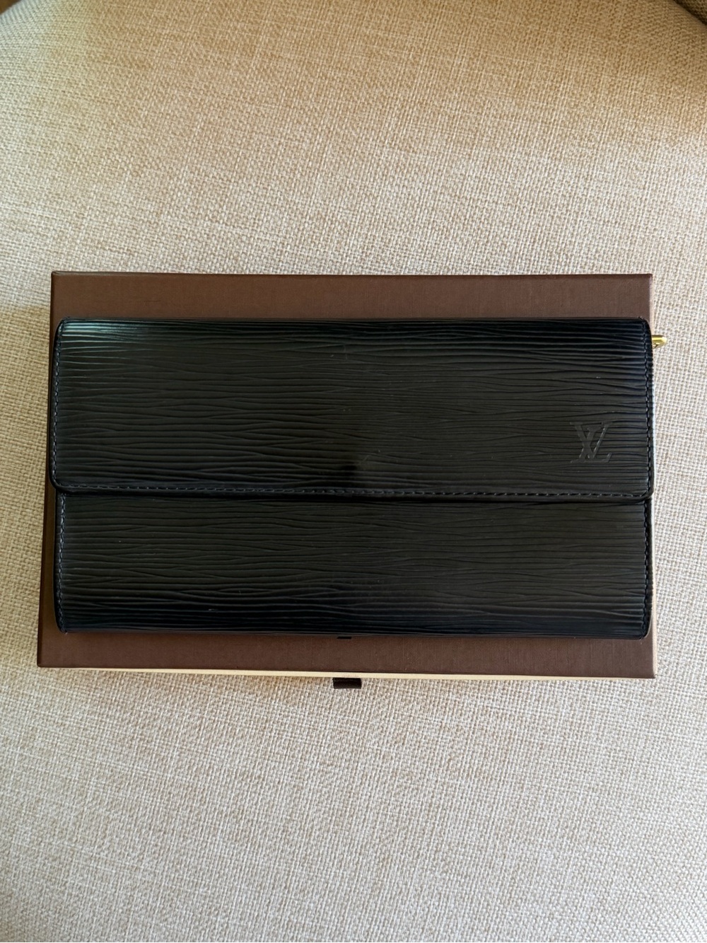 Louis Vuitton Black EPI Leather Porte Tresor International Long Wallet w Box